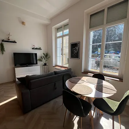 Vue Sur La Basilique -